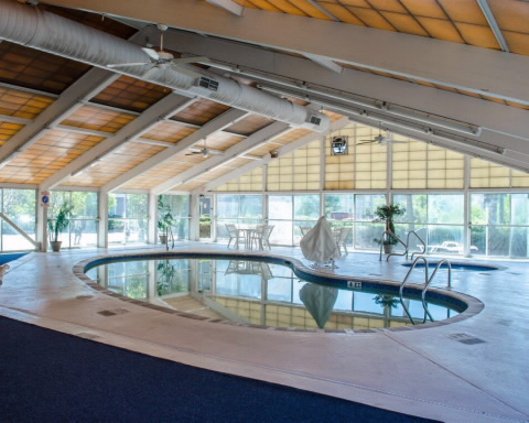 Imagen de la piscina del Hotel Quality Inn and Suites At Airport Blvd I-65. Foto 9