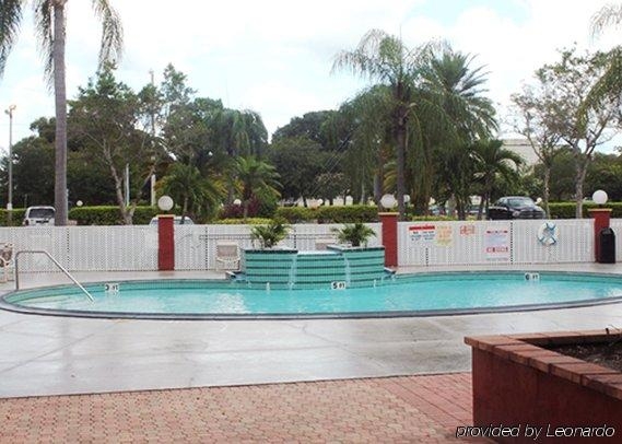 Imagen general del Hotel Quality Inn and Suites At Tropicana Field. Foto 9