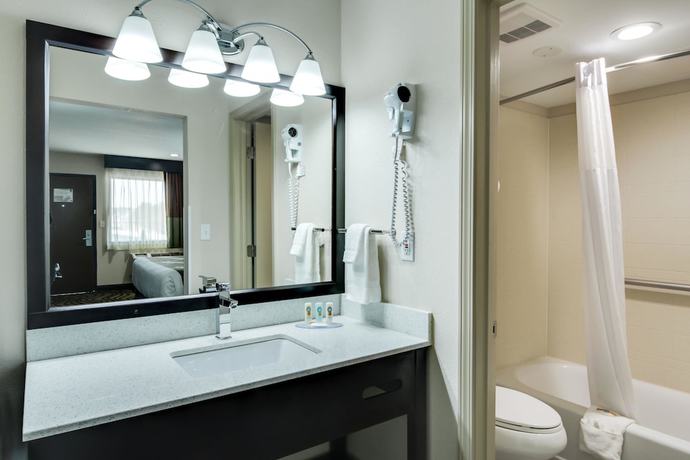 Imagen de la habitación del Hotel Quality Inn and Suites Athens University Area. Foto 6