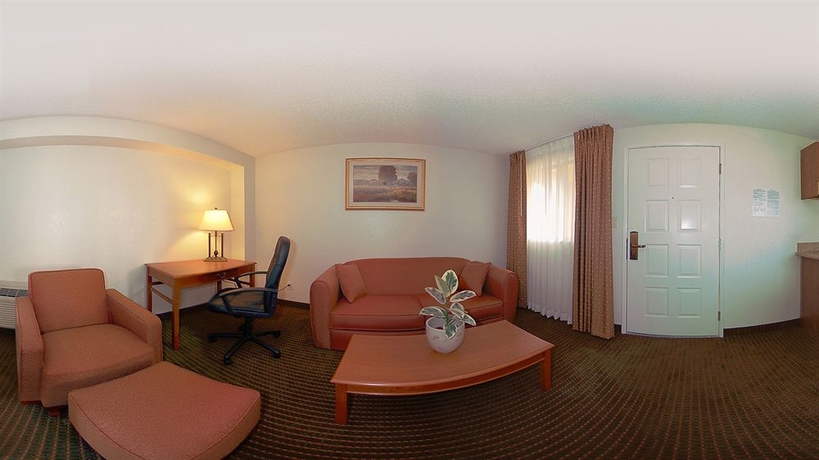 Imagen de los interiores del Hotel Quality Inn and Suites, Bakersfield. Foto 8