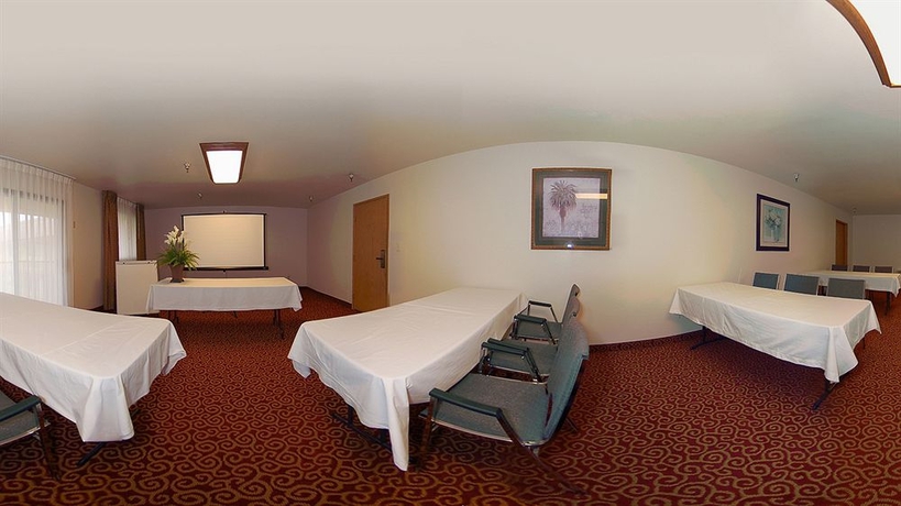 Imagen de los interiores del Hotel Quality Inn and Suites, Bakersfield. Foto 9