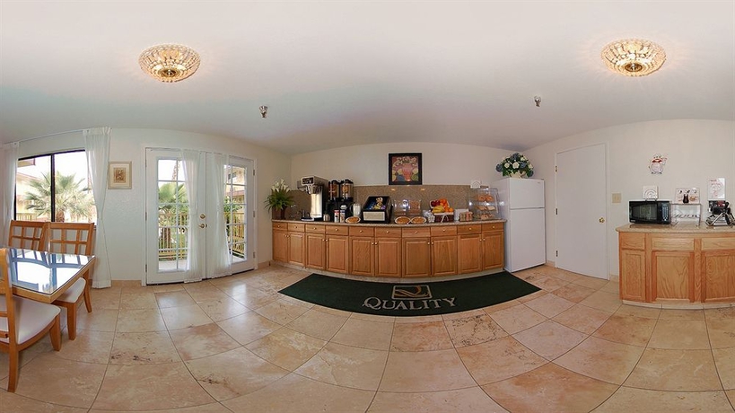 Imagen del bar/restaurante del Hotel Quality Inn and Suites, Bakersfield. Foto 3