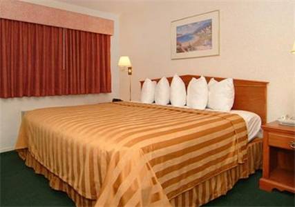 Imagen de la habitación del Hotel Quality Inn and Suites Beachfront, Edgewater Beach. Foto 7