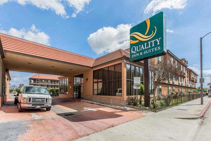 Imagen de los exteriores del Hotel Quality Inn and Suites Bell Gardens - Los Angeles. Foto 6