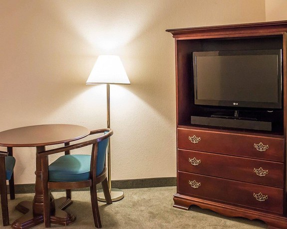 Imagen de la habitación del Hotel Quality Inn and Suites Bellville - Mansfield. Foto 14