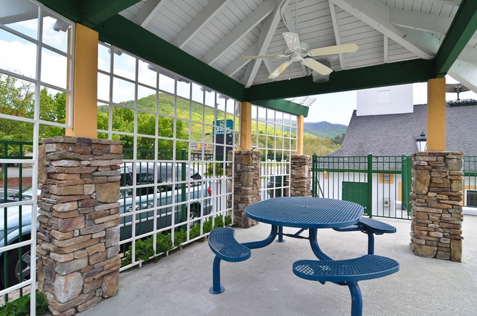 Imagen de los exteriores del Hotel Quality Inn and Suites Biltmore East. Foto 5