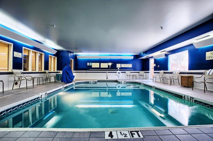 Imagen de la piscina del Hotel Quality Inn and Suites Birmingham - Highway 280. Foto 19