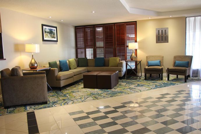 Imagen de los interiores del Hotel Quality Inn and Suites, Brampton. Foto 8