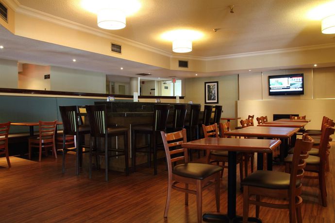 Imagen del bar/restaurante del Hotel Quality Inn and Suites, Brampton. Foto 4