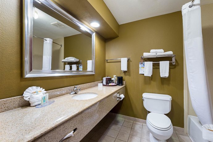 Imagen de la habitación del Hotel Quality Inn and Suites, Buda . Foto 8