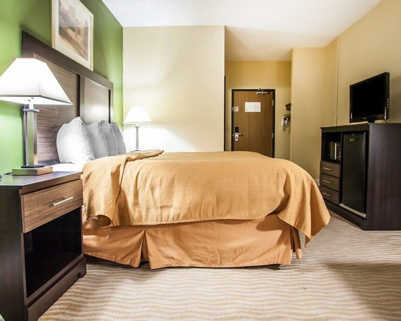 Imagen de la habitación del Hotel Quality Inn and Suites, CHAMPAIGN. Foto 2