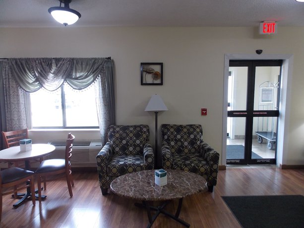 Imagen de los interiores del Hotel Quality Inn and Suites, CHAMPAIGN. Foto 19