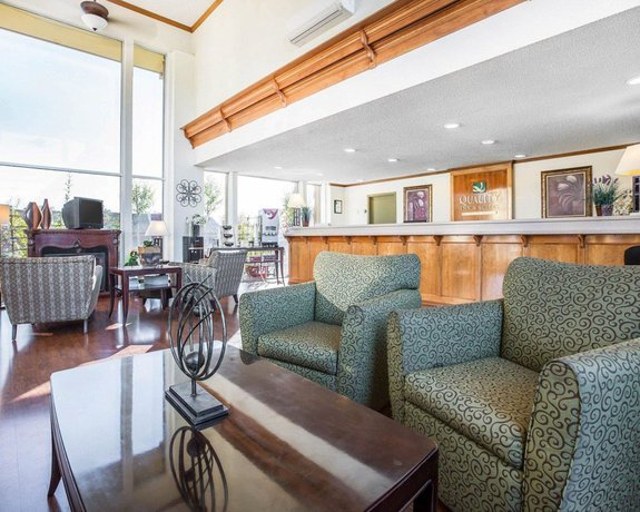 Imagen de los interiores del Hotel Quality Inn and Suites Cameron Park Shingle Springs. Foto 20