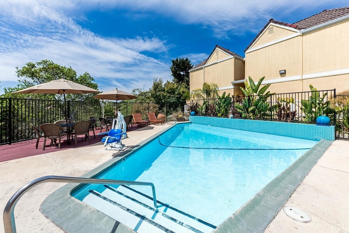Imagen de la piscina del Hotel Quality Inn and Suites Capitola By The Sea. Foto 17