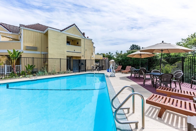 Imagen de la piscina del Hotel Quality Inn and Suites Capitola By The Sea. Foto 18