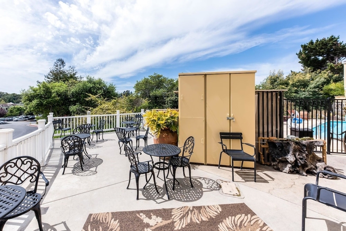 Imagen de la piscina del Hotel Quality Inn and Suites Capitola By The Sea. Foto 19
