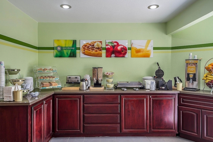Imagen del bar/restaurante del Hotel Quality Inn and Suites Capitola By The Sea. Foto 2