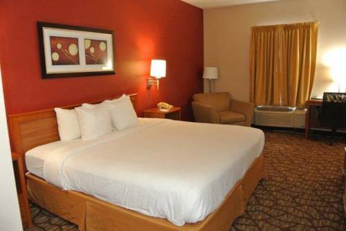 Imagen de la habitación del Hotel Quality Inn and Suites Chesterfield Village. Foto 7