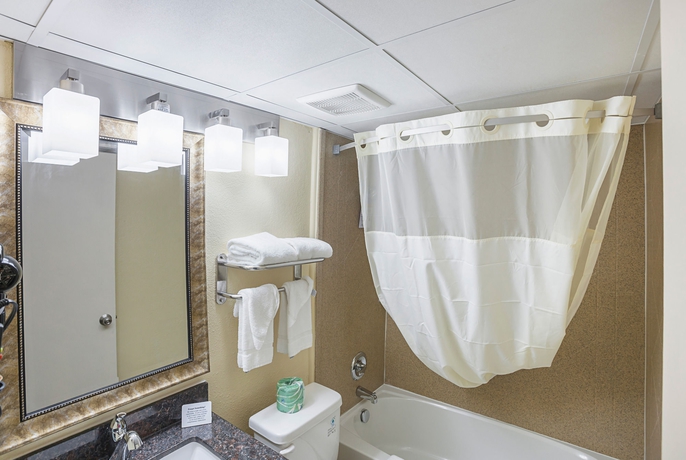 Imagen de la habitación del Hotel Quality Inn and Suites Cincinnati Downtown. Foto 3