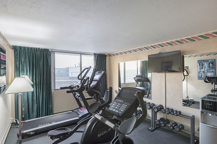 Imagen de los interiores del Hotel Quality Inn and Suites Cincinnati Downtown. Foto 16