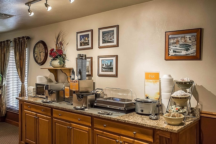 Imagen del bar/restaurante del Hotel Quality Inn and Suites Cincinnati I-275. Foto 2