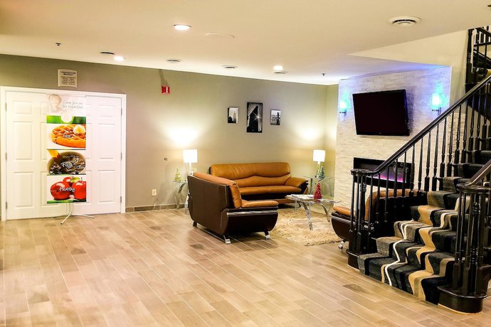 Imagen de los interiores del Hotel Quality Inn and Suites Cincinnati Sharonville. Foto 11