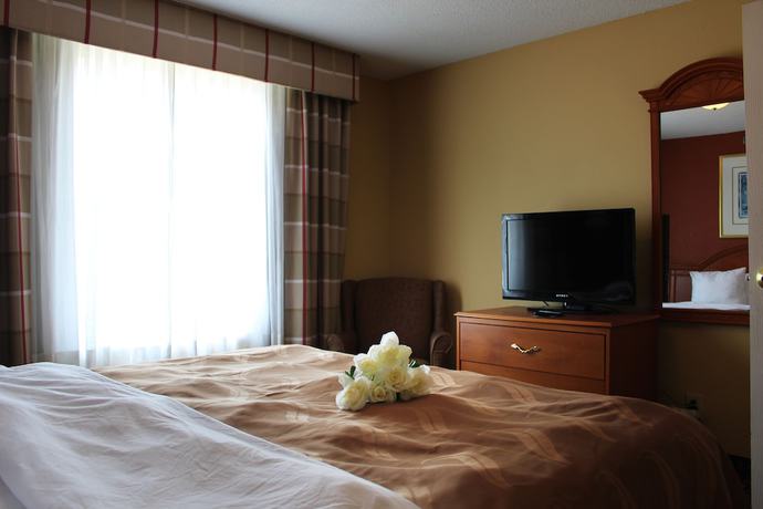 Imagen de la habitación del Hotel Quality Inn and Suites Cincinnati Sharonville. Foto 9