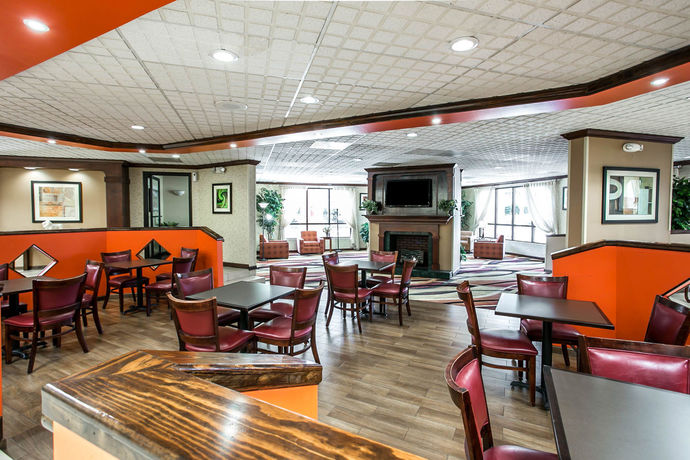 Imagen de los exteriores del Hotel Quality Inn and Suites Civic. Foto 12