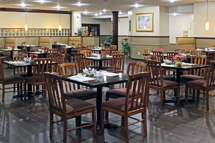 Imagen del bar/restaurante del Hotel Quality Inn and Suites Conference Center, New Port Richey. Foto 2