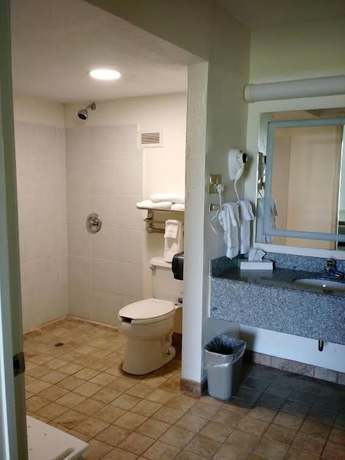 Imagen de la habitación del Hotel Quality Inn and Suites Conference Center, Thomasville. Foto 12