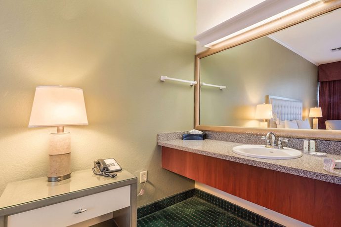 Imagen de la habitación del Hotel Quality Inn and Suites Conference Center, Winter Haven. Foto 13