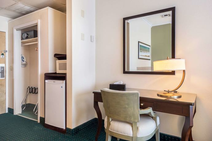 Imagen de la habitación del Hotel Quality Inn and Suites Conference Center, Winter Haven. Foto 15
