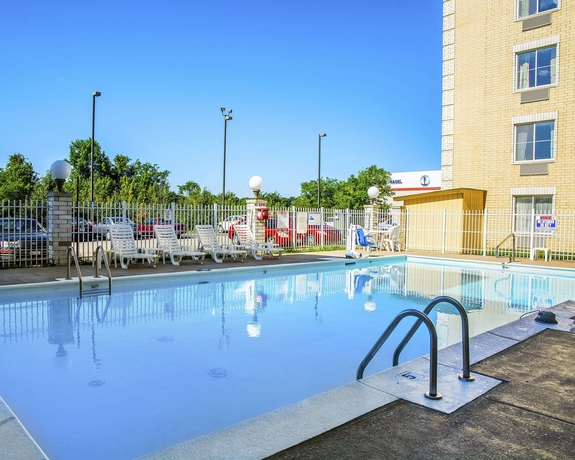 Imagen de la piscina del Hotel Quality Inn and Suites Cvg Airport. Foto 10