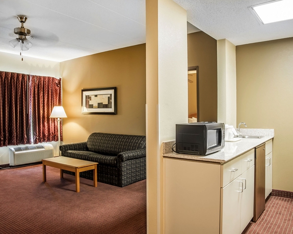 Imagen de los interiores del Hotel Quality Inn and Suites Cvg Airport. Foto 8