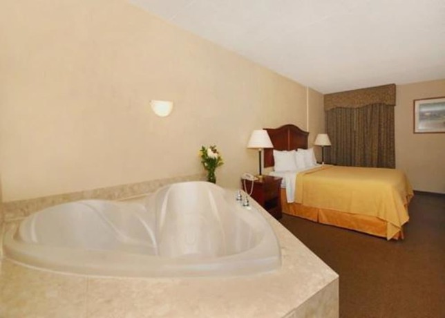 Imagen de la habitación del Hotel Quality Inn and Suites Danville. Foto 13