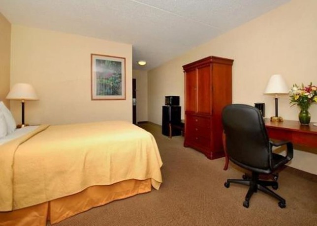Imagen de la habitación del Hotel Quality Inn and Suites Danville. Foto 14