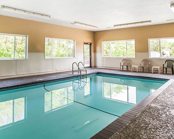 Imagen de la piscina del Hotel Quality Inn and Suites Davenport Near I-80. Foto 20