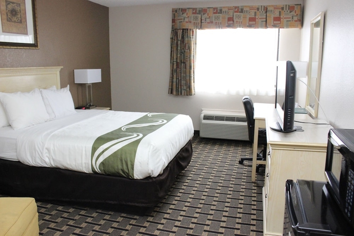 Imagen de la habitación del Hotel Quality Inn and Suites Detroit Metro Airport. Foto 3