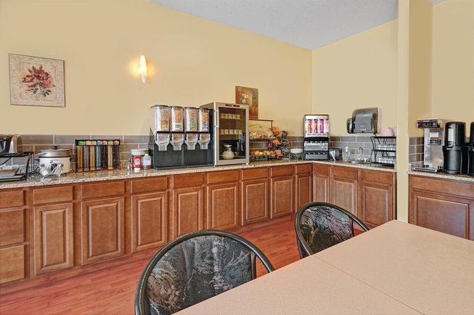 Imagen del bar/restaurante del Hotel Quality Inn and Suites Edmonton International Airport. Foto 2