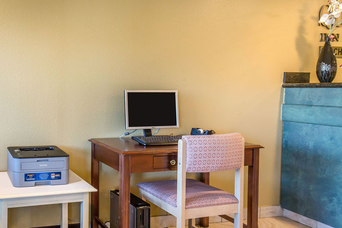 Imagen de los interiores del Hotel Quality Inn and Suites Elko. Foto 15