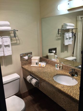 Imagen del bar/restaurante del Hotel Quality Inn and Suites Eugene - Springfield. Foto 2