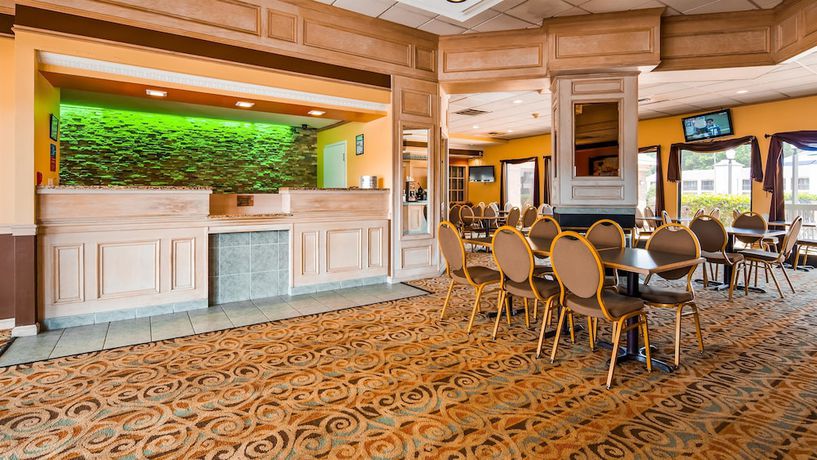 Imagen de los interiores del Hotel Quality Inn and Suites Fayetteville I-95. Foto 16