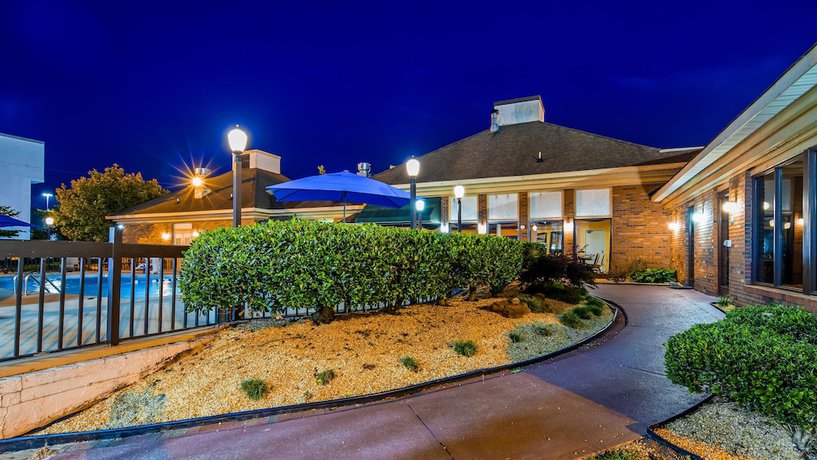 Imagen de la piscina del Hotel Quality Inn and Suites Fayetteville I-95. Foto 20