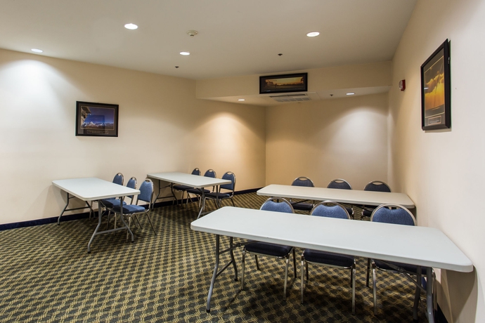 Imagen de los interiores del Hotel Quality Inn and Suites Fresno Northwest. Foto 8