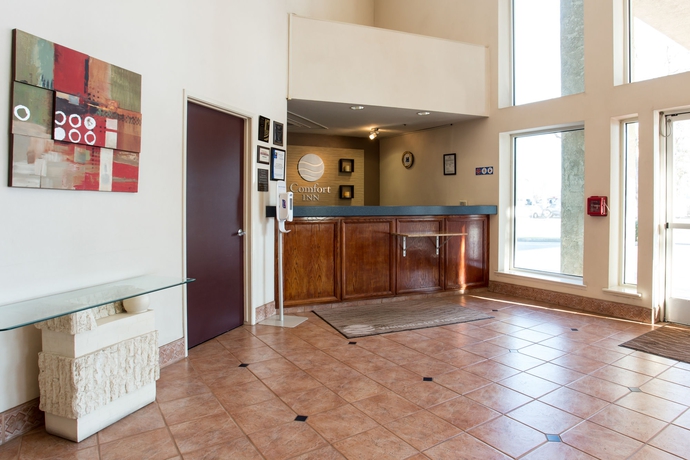 Imagen de los interiores del Hotel Quality Inn and Suites Fresno Northwest. Foto 9