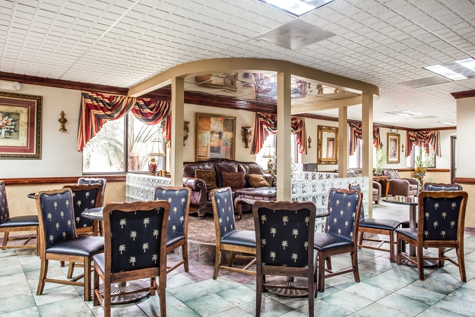 Imagen del bar/restaurante del Hotel Quality Inn and Suites Ft. Jackson Maingate. Foto 3