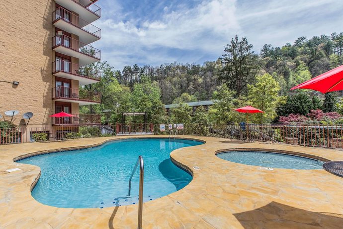 Imagen de la piscina del Hotel Quality Inn and Suites, Gatlinburg. Foto 20