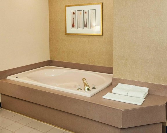Imagen de la habitación del Hotel Quality Inn and Suites Goshen. Foto 11