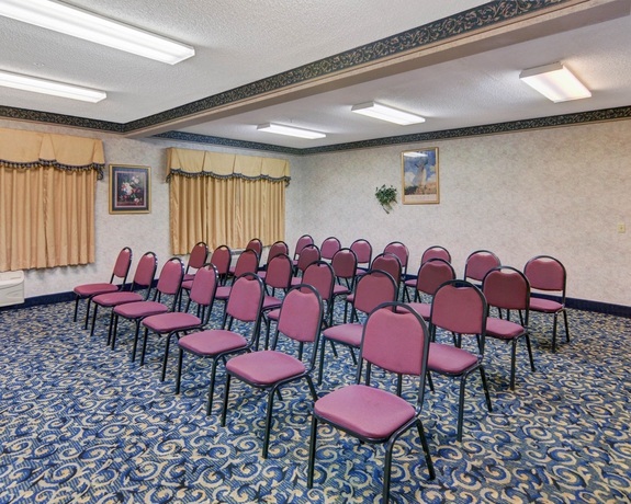 Imagen de los interiores del Hotel Quality Inn and Suites, Grand Prairie. Foto 10