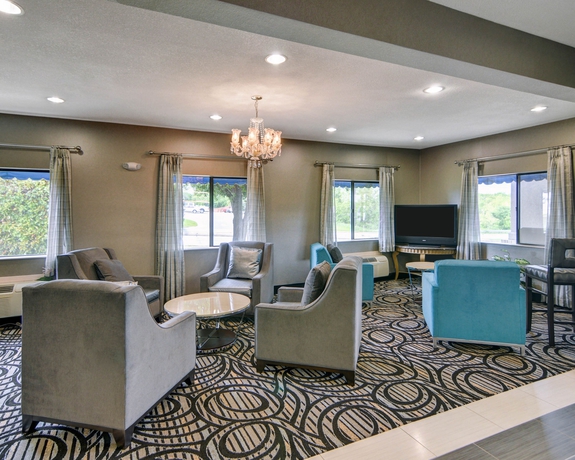 Imagen de los interiores del Hotel Quality Inn and Suites, Grand Prairie. Foto 11